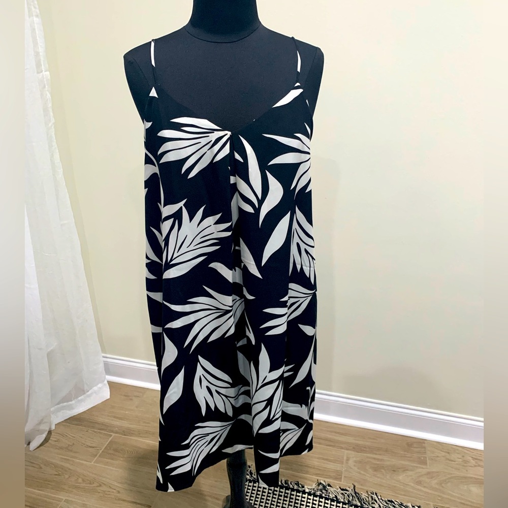 LOFT Black & White Tropical Leaf Slip Dress